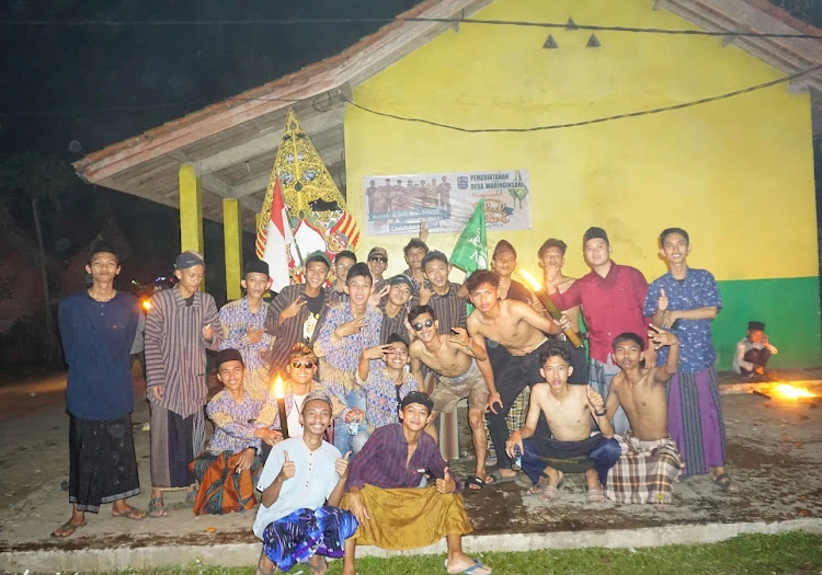 Kegiatan pawai tradisi